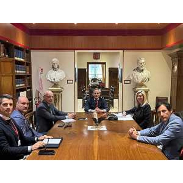 L'assessore regionale alle Infrastrutture e Territorio Cristina Amirante durante l'incontro a Roma con Fondazione FS Italiane - L'assessore regionale alle Infrastrutture e Territorio Cristina Amirante durante l'incontro a Roma con Fondazione FS Italiane