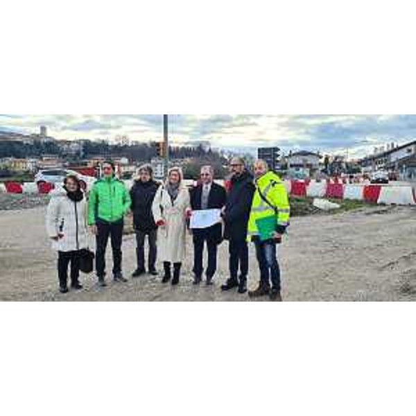 La consegna lavori in piazza IV Novembre - La consegna lavori in piazza IV Novembre