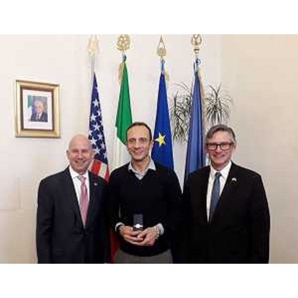 Da sinistra lambasciatore Jack Markell, il governatore Fedriga e il console generale Usa in Italia Douglass Benning. - Da sinistra lambasciatore Jack Markell, il governatore Fedriga e il console generale Usa in Italia Douglass Benning.