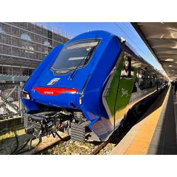Il nuovo treno della serie "Blues" con il logo "Io Sono Friuli Venezia Giulia" - Il nuovo treno della serie "Blues" con il logo "Io Sono Friuli Venezia Giulia"