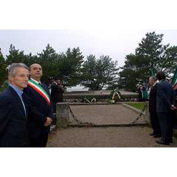 Riccardo Illy (Presidente della Regione Friuli Venezia Giulia), Roberto Dipiazza (sindaco di Trieste). (Trieste, 24/10/04)