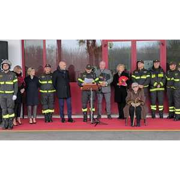 L'assessore Barbara Zilli a Udine durante la cerimonia a memoria dei Martiri delle Foibe e di Arnaldo Harzarich nella sede del Comando dei Vigili del fuoco di Udine - L'assessore Barbara Zilli a Udine durante la cerimonia a memoria dei Martiri delle Foibe e di Arnaldo Harzarich nella sede del Comando dei Vigili del fuoco di Udine