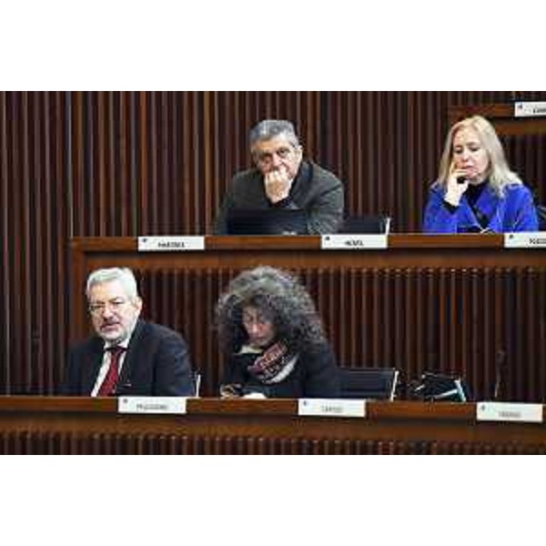 I banchi del Centrosinistra durante la seduta - I banchi del Centrosinistra durante la seduta