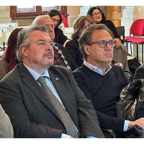 Il presidente della V Commissione Diego Bernardis (Fp), a sinistra nella foto, durante la visita a Palmanova. Accanto a lui Mauro Di Bert (Fp) - Il presidente della V Commissione Diego Bernardis (Fp), a sinistra nella foto, durante la visita a Palmanova. Accanto a lui Mauro Di Bert (Fp)