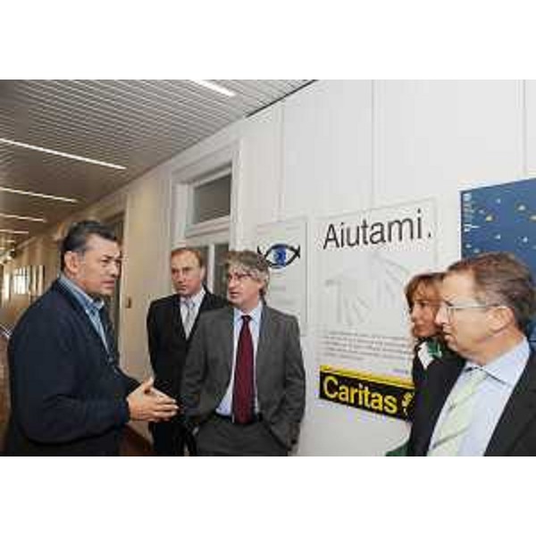 Renzo Tondo (Presidente Friuli Venezia Giulia) visita la Caritas udinese con don Luigi Gloazzo (Responsabile Caritas UD), Giorgio Baiutti (Consigliere regionale) e Paride Cargnelutti (Consigliere regionale). (Udine 06/10/08)