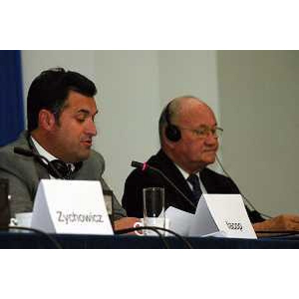Franco Iacop (Assessore regionale per le relazioni internazionali, comunitarie e autonomie locali) eletto vicepresidente della Comunità di lavoro delle Regioni europee di confine (AGEG). (Stettino, Polonia, 09/10/04)
