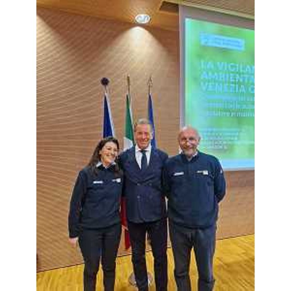 L'assessore alla Difesa dell'Ambiente, Energia e Sviluppo sostenibile, Fabio Scoccimarro, a margine del seminario sulla vigilanza ambientale in Friuli Venezia Giulia assieme ai vertici di Arpa FVG. - L'assessore alla Difesa dell'Ambiente, Energia e Sviluppo sostenibile, Fabio Scoccimarro, a margine del seminario sulla vigilanza ambientale in Friuli Venezia Giulia assieme ai vertici di Arpa FVG.
