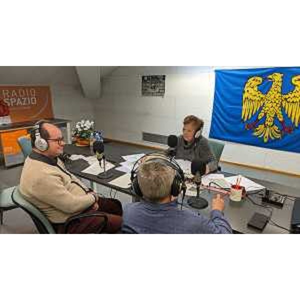 Il vicegovernatore Mario Anzil interviene alla trasmissione radiofonica "Cjargne" a Radio Spazio 103 - Il vicegovernatore Mario Anzil interviene alla trasmissione radiofonica "Cjargne" a Radio Spazio 103 