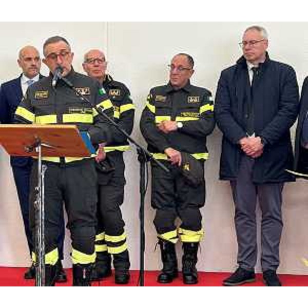 Un altro momento della cerimonia: il presidente Bordin è il primo da destra - Un altro momento della cerimonia: il presidente Bordin è il primo da destra