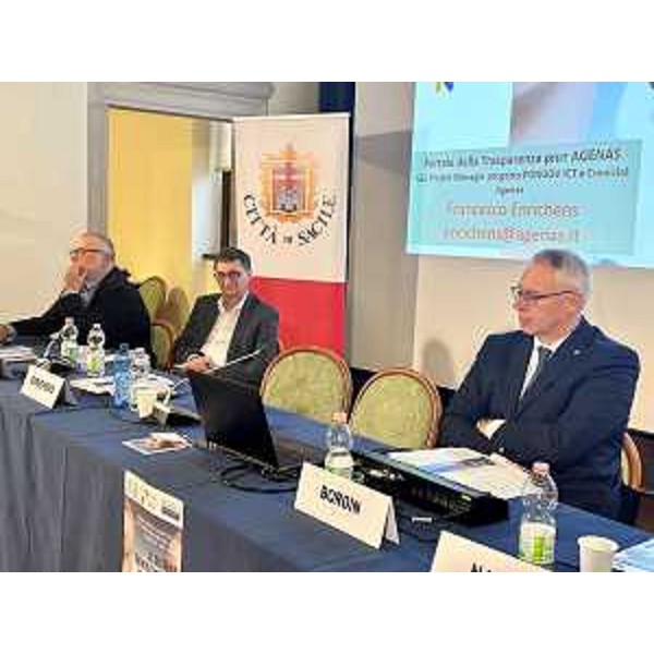 Il presidente del Cr Fvg, Mauro Bordin (a dx) con il consigliere regionale Carlo Bolzonello (secondo da sx) - Il presidente del Cr Fvg, Mauro Bordin (a dx) con il consigliere regionale Carlo Bolzonello (secondo da sx)