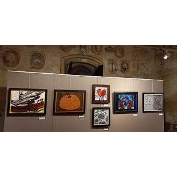 Alcune opere della mostra allestita nella Casa della Confraternita - Alcune opere della mostra allestita nella Casa della Confraternita