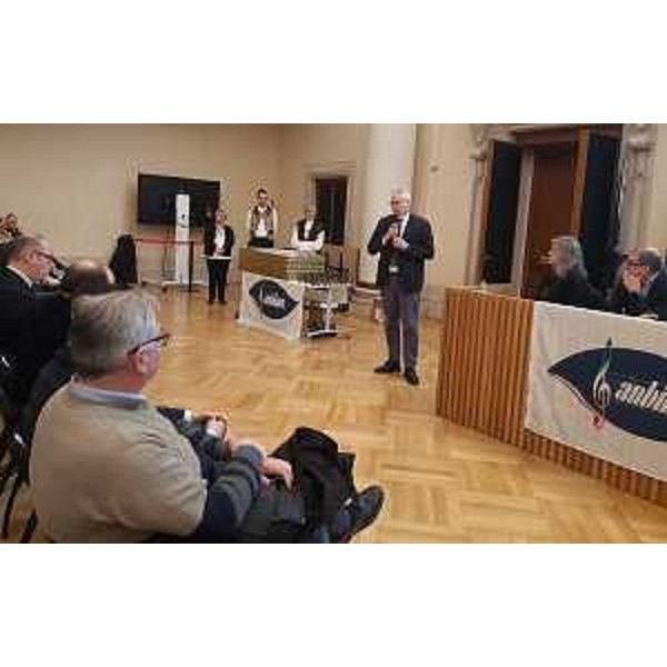 Il prsidente del Cr Fvg, Mauro Bordin, interviene a Udine alla cerimonia di Anbima - Il prsidente del Cr Fvg, Mauro Bordin, interviene a Udine alla cerimonia di Anbima