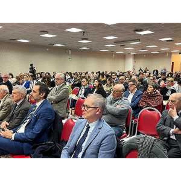 Il pubblico presente all'incontro. - Il pubblico presente all'incontro.