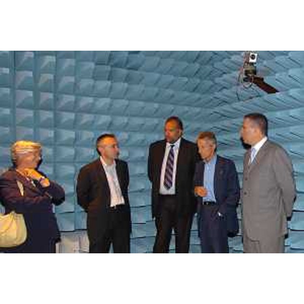 Anna Illy (Presidente dell'Associazione industriali della provincia di Trieste), Roberto Cosolini (Assessore regionale al lavoro, formazione, università e ricerca), Riccardo Illy (Presidente della Regione Friuli Venezia Giulia). (Sgonico, 28/09/04)