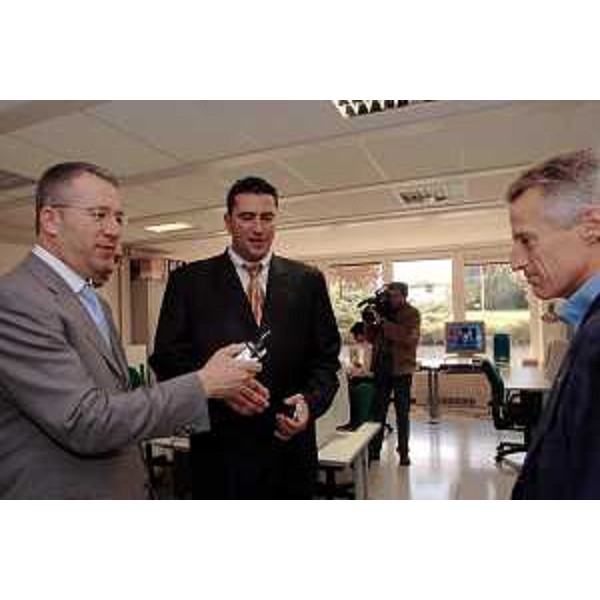 Uzi Katz (Amministratore delegato di Dai Telecom ), Riccardo Illy (Presidente della Regione Friuli Venezia Giulia). (Sgonico, 28/09/04)
