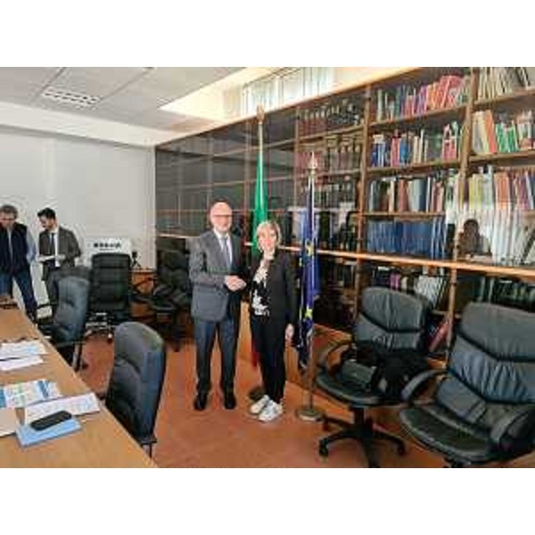 L'assessore regionale Barbara Zilli con il prefetto di Pordenone Natalino Domenico Manno. - L'assessore regionale Barbara Zilli con il prefetto di Pordenone Natalino Domenico Manno.