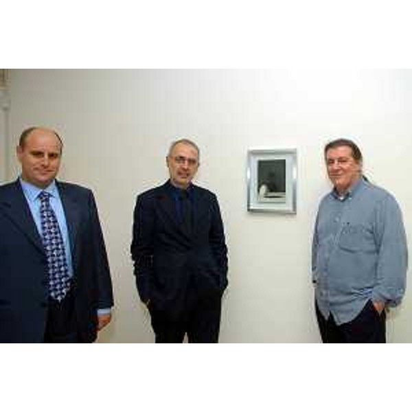 Serse, Francesco Bonami (Direttore artistico del Centro d'arte contemporanea), Vittorino Boem (Sindaco di Codroipo e presidente dell'Azienda speciale Villa Manin). (Villa Manin di Passariano, 25/09/04)