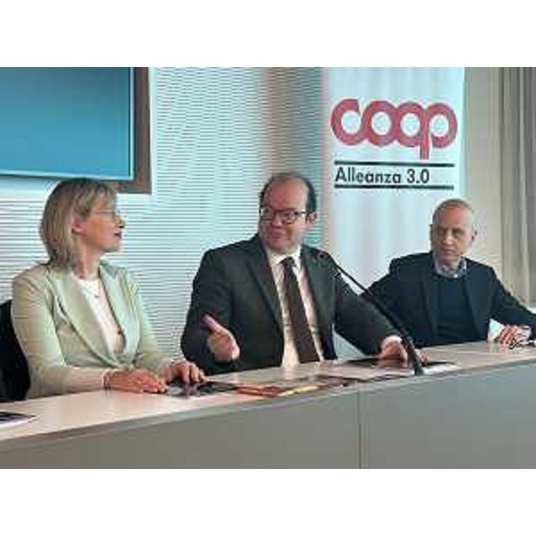 Il vicepresidente Anzil interviene alla presentazione del 31° Premio letterario internazionale "Latisana per il Nord-Est" - Il vicepresidente Anzil interviene alla presentazione del 31° Premio letterario internazionale "Latisana per il Nord-Est"