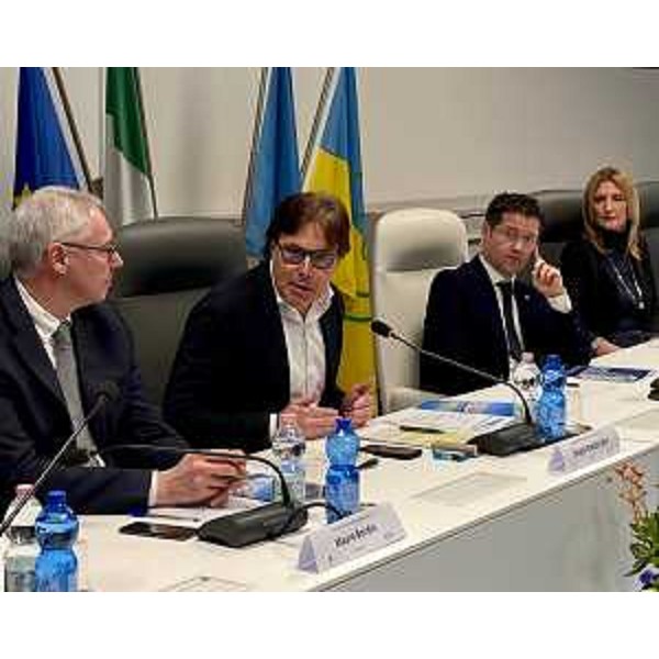 Lassessore Bini in II commissione consiliare per laudizione del network delle città balneari che comprende anche Lignano e Grado - Lassessore Bini in II commissione consiliare per laudizione del network delle città balneari che comprende anche Lignano e Grado