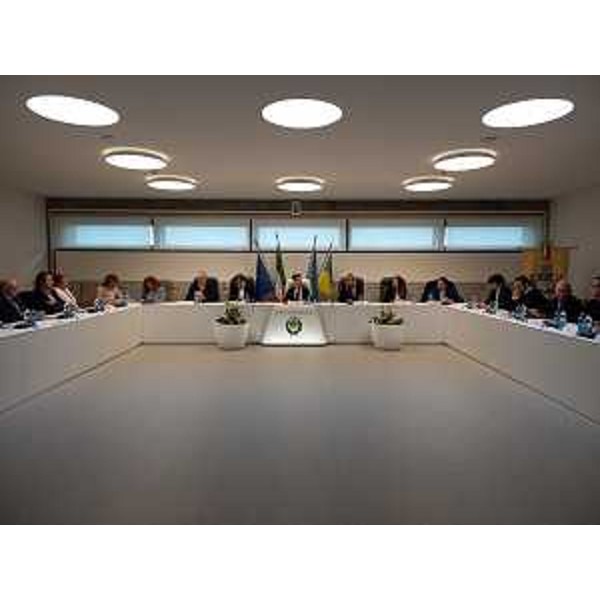 La riunione al Municipio di Lignano - La riunione al Municipio di Lignano