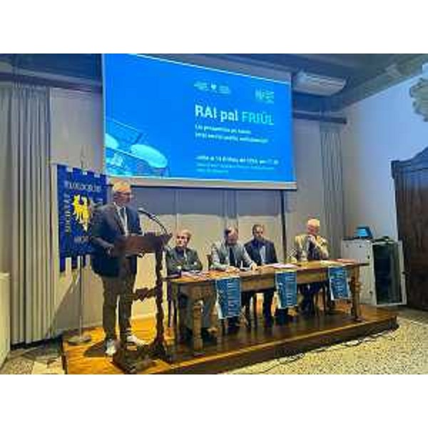 Un altro momento dell'intervento di Bordin e il tavolo dei relatori: da sinistra Cristiano Degano, Daniele Sergon, Mateo Taibon e Federico Vicario - Un altro momento dell'intervento di Bordin e il tavolo dei relatori: da sinistra Cristiano Degano, Daniele Sergon, Mateo Taibon e Federico Vicario