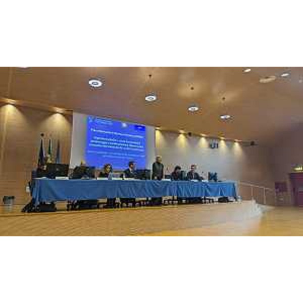 L'assessore Barbara Zilli al tavolo dei relatori dell'evento formativo dedicato alle nuove funzionalità di monitoraggio e rendicontazione del Pnrr - L'assessore Barbara Zilli al tavolo dei relatori dell'evento formativo dedicato alle nuove funzionalità di monitoraggio e rendicontazione del Pnrr