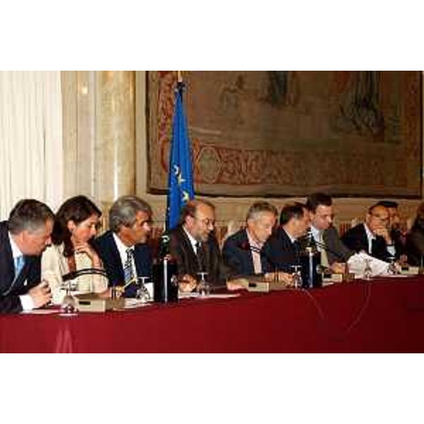 Riccardo Illy (Presidente della Regione Friuli Venezia Giulia) all'incontro congiunto tra presidenti Giunte Consigli Regioni e Province Autonome e parlamentari eletti in questi territori. (Roma, 22/09/04)