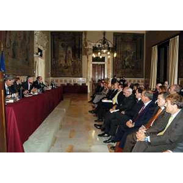 Riccardo Illy (Presidente della Regione Friuli Venezia Giulia) all'incontro congiunto tra presidenti Giunte Consigli Regioni e Province Autonome e parlamentari eletti in questi territori. (Roma, 22/09/04)