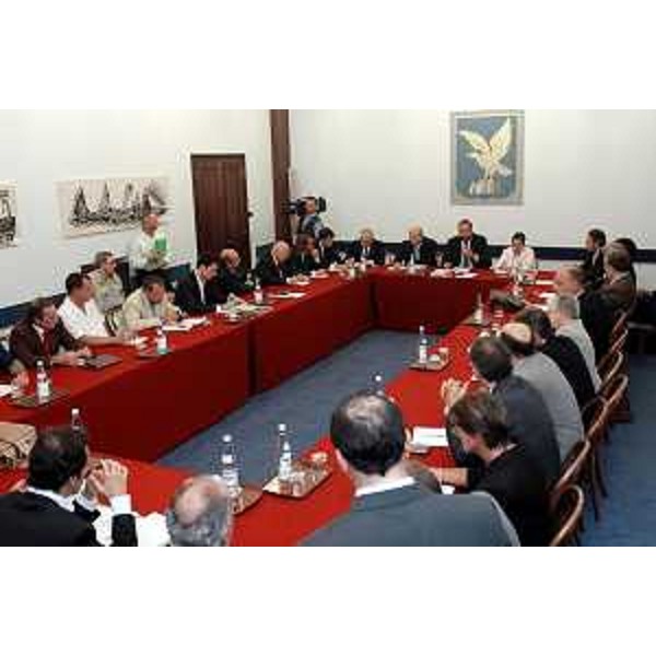 Enrico Bertossi (Assessore regionale alle attività produttive), Roberto Cosolini (Assessore regionale al lavoro, formazione, università e ricerca). (Trieste, 17/09/04)