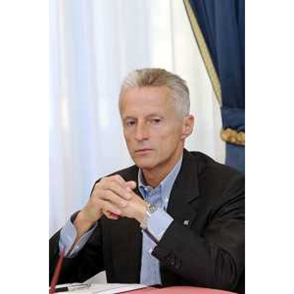 Riccardo Illy (Presidente Regione Friuli Venezia Giulia) ritratto durante la seduta della Giunta Regionale del 31/08/06. (Udine 31/08/06) 