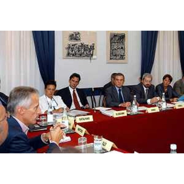 Riccardo Illy (Presidente della Regione Friuli Venezia Giulia) alla riunione del Gruppo di pilotaggio per l'avvio del progetto Monitor. (13/09/04)