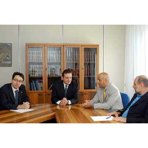 Enzo Marsilio (Assessore regionale alle risorse agricole, naturali, forestali e montagna), Tiziano Mellarini (Assessore all'agricoltura della Provincia di Trento). (Udine, 13/09/04)