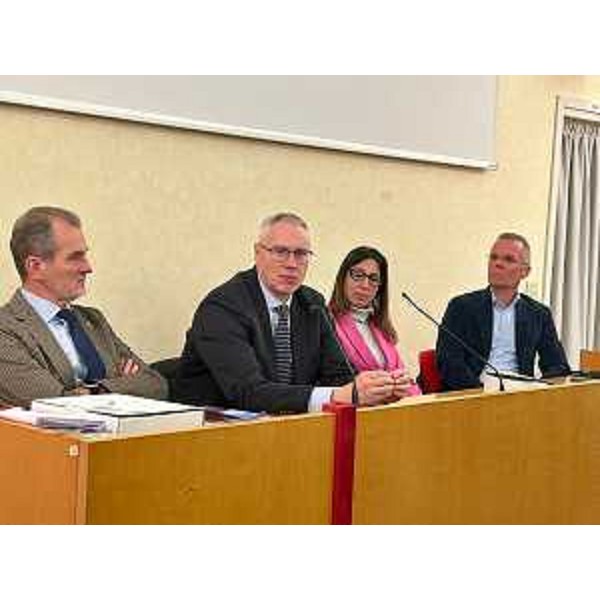 Da sinistra Tiziano Venturini, il presidente Bordin, Paola Carnevale e Andrea Balducci - Da sinistra Tiziano Venturini, il presidente Bordin, Paola Carnevale e Andrea Balducci