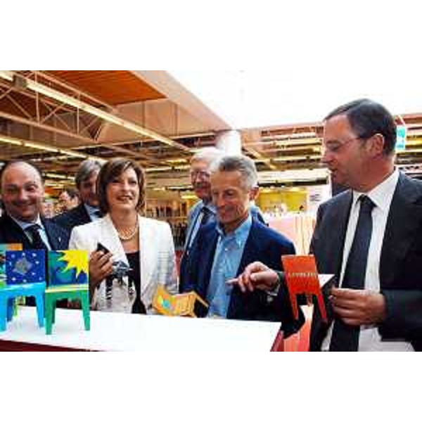 Riccardo Illy (Presidente della Regione Friuli Venezia Giulia), Alessandro Tesini (Presidente del consiglio regionale) all'inaugurazione di "Promosedia - 28° Salone Internazionale della Sedia". (Udine, 10/09/04)