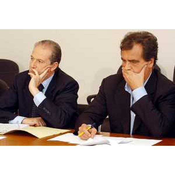 Roberto Calderoli (Ministro delle riforme Istituzionali), Enrico La Loggia (Ministro degli affari regionali). (Roma, 07/09/04)