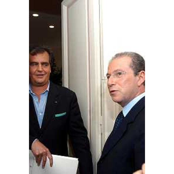 Roberto Calderoli (Ministro delle riforme Istituzionali), Enrico La Loggia (Ministro degli affari regionali). (Roma, 07/09/04)