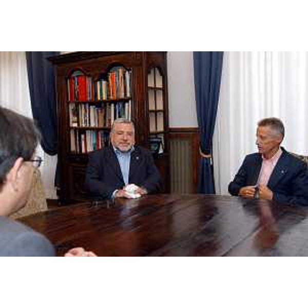 Paolo Castellani (Comandante della Capitaneria di porto di Trieste), Lodovico Sonego (Assessore regionale alla pianificazione territoriale, energia, mobilità e infrastrutture di trasporto), Riccardo Illy (Presidente della Regione Friuli Venezia Giulia). (Trieste, 01/09/04)