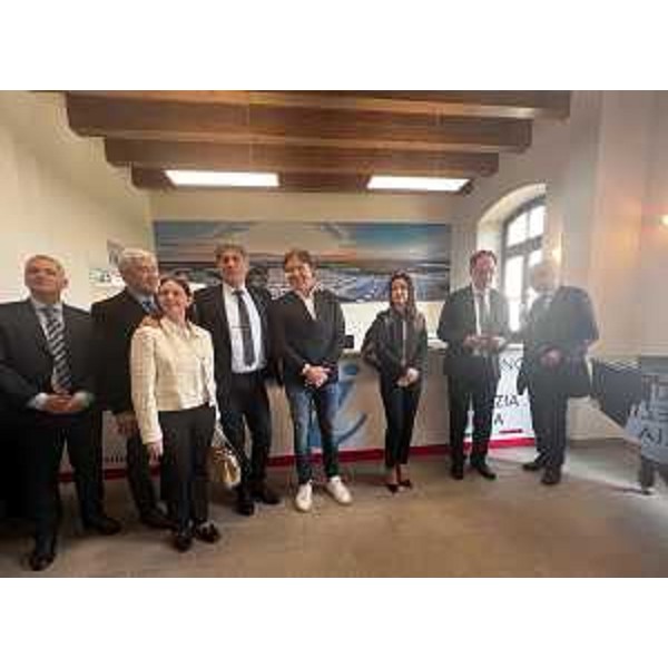 Gli interni dell'Ufficio Iat nella ex stazione ippica - Gli interni dell'Ufficio Iat nella ex stazione ippica
