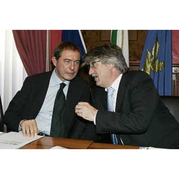 Adolfo Urso (Sottosegretario Sviluppob economico) e Renzo Tondo (Presidente Friuli Venezia Giulia) alla conferenza stampa di presentazione della Conferenza “International Desk Italy-South Est Europe”, a Roma. (Roma 08/10/08) 