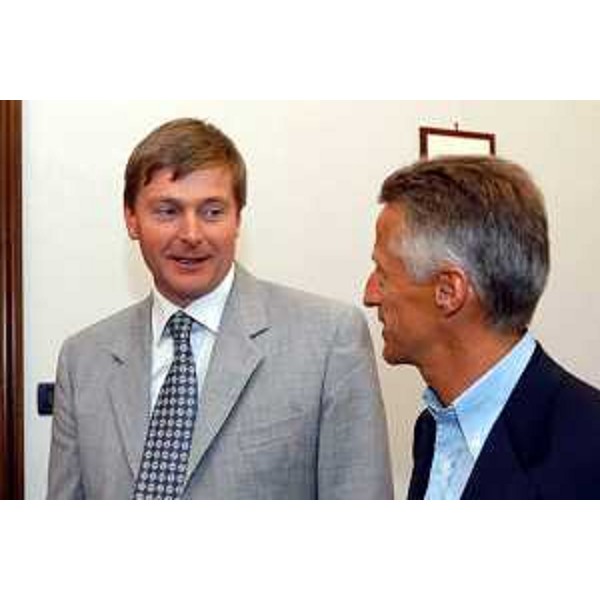 Riccardo Illy (Presidente della Regione Friuli Venezia Giulia) incontra Dimitri Zbogar (nuovo Presidente Coldiretti). (Trieste, 24/08/04)