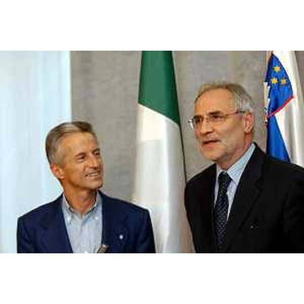 Riccardo Illy (Presidente della Regione Friuli Venezia Giulia) incontra Ivo Vajgl (Ministro degli Esteri sloveno). (Lubiana, 28/07/04)