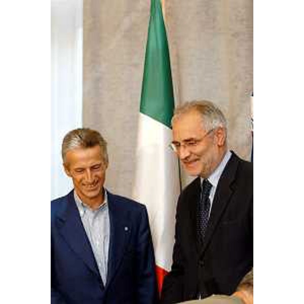 Riccardo Illy (Presidente della Regione Friuli Venezia Giulia) incontra Ivo Vajgl (Ministro degli Esteri sloveno). (Lubiana, 28/07/04)