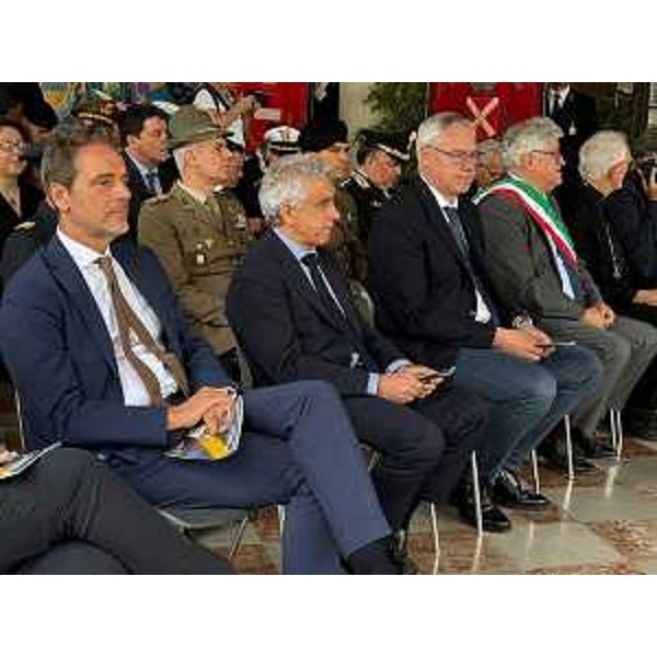 Il presidente Bordin (terzo da sinistra) nella prima fila delle autorità - Il presidente Bordin (terzo da sinistra) nella prima fila delle autorità