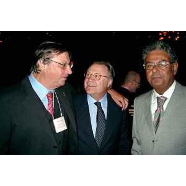 Roberto Antonaz (Assessore regionale all’istruzione, cultura, sport e pace) con Giorgio Santuz (Presidente dei Friulani nel Mondo) e Gabriele Sardo (Ambasciatore d'Italia in Canada). (Ottawa 04/09/06)