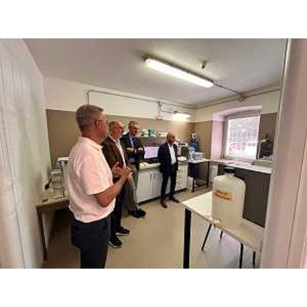 La presentazione del nuovo "laser ablation" e dellanalizzatore di metilmercurio installati nel laboratorio Treelab di Trieste, alla presenza dell'assessore alla Salute Riccardo Riccardi. - La presentazione del nuovo "laser ablation" e dellanalizzatore di metilmercurio installati nel laboratorio Treelab di Trieste, alla presenza dell'assessore alla Salute Riccardo Riccardi.