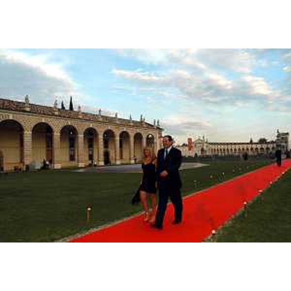 Galan (Presidente della Regione Veneto) e signora alla cena degli industriali. (Villa Manin di Passariano, 15/07/04)