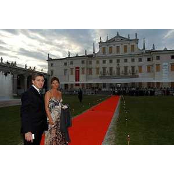 Valduga e signora alla cena degli industriali. (Villa Manin di Passariano, 15/07/04)