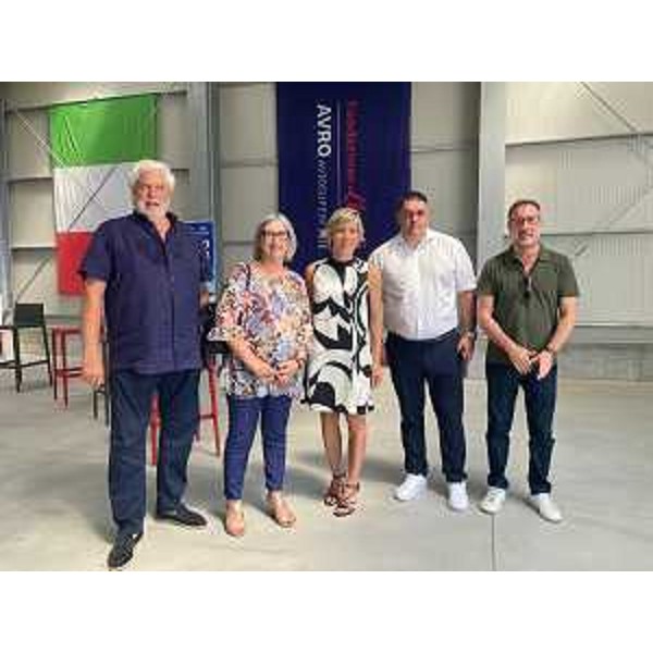 Il titolare di Avro Gabriele Lualdi il sindaco di Osoppo Lorenzo Tiepolo, la direttrice dellOGS di Trieste Paola Del Negro, l'assessore regionale alle Finanze Barbara Zilli, il presidente della Comunità collinare Luigino Bottoni - Il titolare di Avro Gabriele Lualdi il sindaco di Osoppo Lorenzo Tiepolo, la direttrice dellOGS di Trieste Paola Del Negro, l'assessore regionale alle Finanze Barbara Zilli, il presidente della Comunità collinare Luigino Bottoni