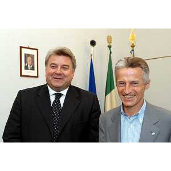 Riccardo Illy (Presidente della Regione Friuli Venezia Giulia), Elio De Anna (Presidente della Provincia di Pordenone). (Trieste, 01/07/04)