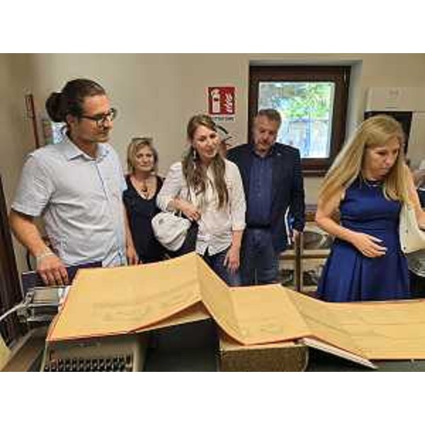 Enrico Bullian (Petto per l'Autonomia-Civica Fvg), Laura Fasiolo (Pd), Rosaria Capozzi (M5S) e Diego Bernadis (Fp) al Centro per la conservazione documentale, a Ronchi dei Legionari - Enrico Bullian (Petto per l'Autonomia-Civica Fvg), Laura Fasiolo (Pd), Rosaria Capozzi (M5S) e Diego Bernadis (Fp) al Centro per la conservazione documentale, a Ronchi dei Legionari